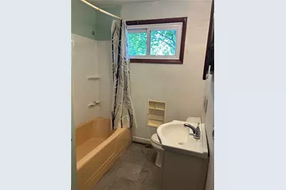 311 Hoon Ave, Farrell, PA 16121 - Photo 3