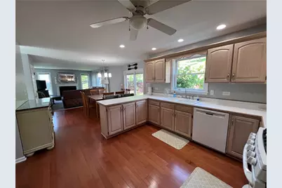 148 S Duane Dr, Pittsburgh, PA 15239 - Photo 9