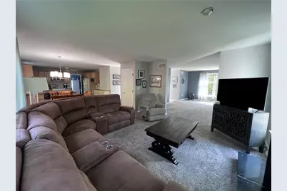 148 S Duane Dr, Pittsburgh, PA 15239 - Photo 13