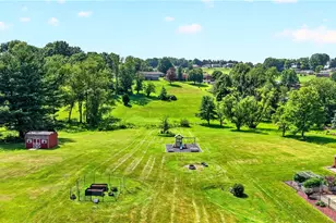 725 Vernon Dr, Rostraver, PA 15012 - Photo 39