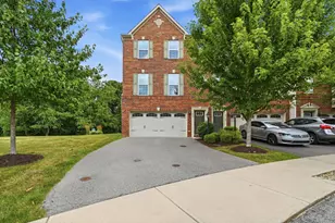 805 Pointe View Dr, Adams Township, PA 16046 - Photo 1