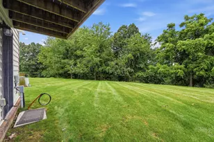 805 Pointe View Dr, Adams Township, PA 16046 - Photo 9