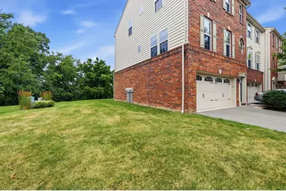 805 Pointe View Drive, Adams Township, PA 16046 - Photo 3