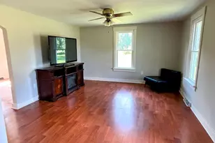 201 Fairway Ln, Penn Township, PA 16002 - Photo 9