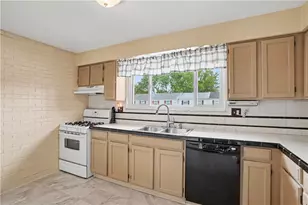 3115 Camberly Dr, Hampton, PA 15044 - Photo 9
