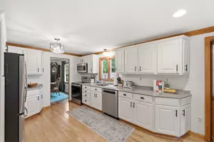 1318 Plantation Dr, Bethel Park, PA 15102 - Photo 15