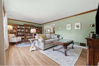 1318 Plantation Dr, Bethel Park, PA 15102 - Photo 7