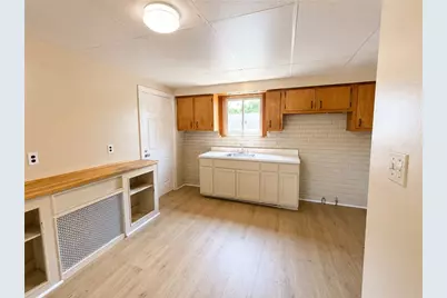 564 3rd St, Clairton, PA 15025 - Photo 5