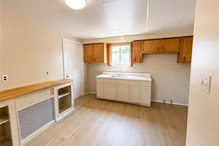 564 3rd St, Clairton, PA 15025 - Photo 5
