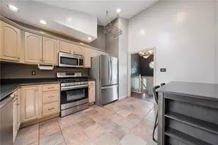 422 Primrose Dr, Unity Township, PA 15601 - Photo 5