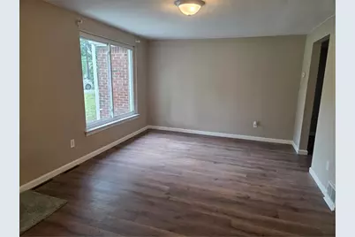 745 Macfarlane Dr, Pittsburgh, PA 15235 - Photo 9