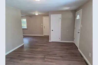 745 Macfarlane Dr, Pittsburgh, PA 15235 - Photo 3