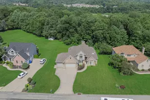 136 Meadow Dr, Chippewa Township, PA 15010 - Photo 3