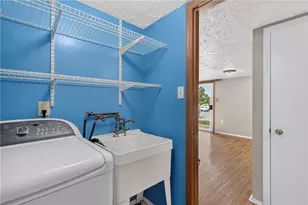 8101 Revere Pl, Hopewell Township, PA 15001 - Photo 19
