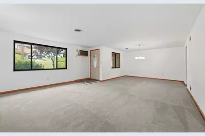 4930 Gardenville Rd, Pittsburgh, PA 15236 - Photo 9