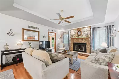 1074 Redoak Dr, Penn Twp, PA 15636 - Photo 5