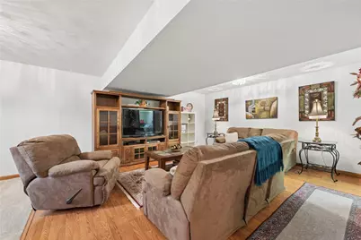 1074 Redoak Dr, Penn Twp, PA 15636 - Photo 25