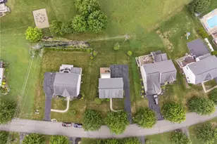 1023 Mayfair Dr, Cecil, PA 15317 - Photo 37