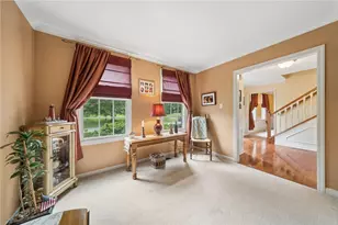 1023 Mayfair Dr, Cecil, PA 15317 - Photo 5