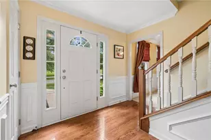 1023 Mayfair Dr, Cecil, PA 15317 - Photo 3