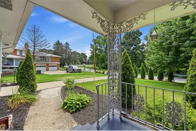 612 Lesnett Rd, Bridgeville, PA 15017 - Photo 5