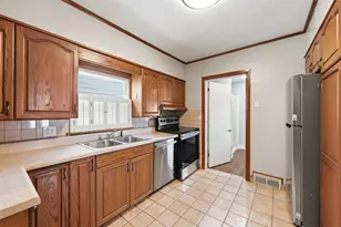 921 Walnut St, Ambridge, PA 15003 - Photo 11