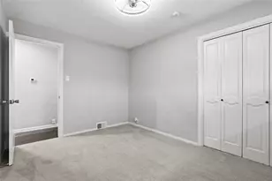 1013 El Rancho Dr, Green Tree, PA 15220 - Photo 15