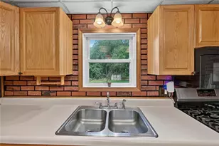 197 Elm St, Burrel-Blacklick, PA 15717 - Photo 9