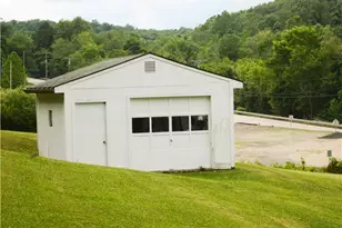 6184 Leechburg Rd, Allegheny Township, PA 15656 - Photo 3