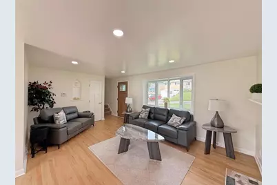2429 Rose Garden Rd, Banksville/Westwood, PA 15220 - Photo 3