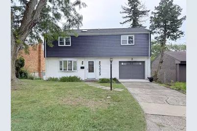2429 Rose Garden Rd, Banksville/Westwood, PA 15220 - Photo 1
