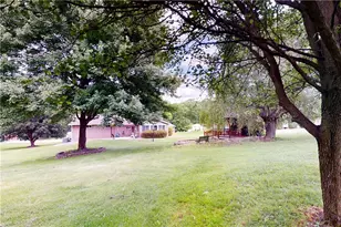 121 Covewood Dr, Center Township, PA 16001 - Photo 27