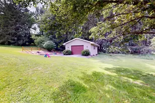 121 Covewood Dr, Center Township, PA 16001 - Photo 3