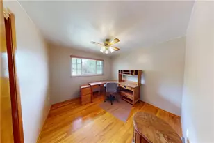 121 Covewood Dr, Center Township, PA 16001 - Photo 15