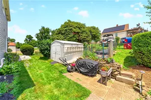 4427 Elizabeth St, West Mifflin, PA 15122 - Photo 45