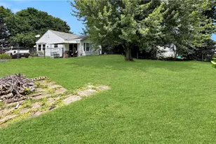 1219 Connecticut St, Hopewell Township, PA 15001 - Photo 5
