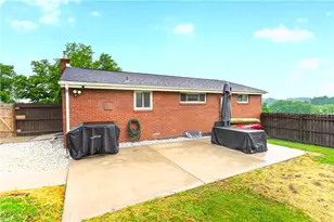 12 Corbett Ave, Hempfield Township, PA 15642 - Photo 3