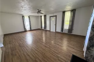 1140 Chapel Rd, Center Township, PA 15061 - Photo 5