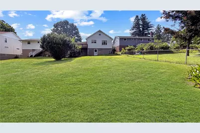 1894 Bryndale Ave, Moon/Crescent Twp, PA 15108 - Photo 3