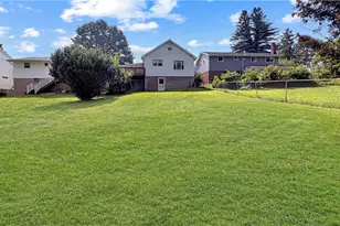1894 Bryndale Ave, Moon/Crescent Twp, PA 15108 - Photo 3