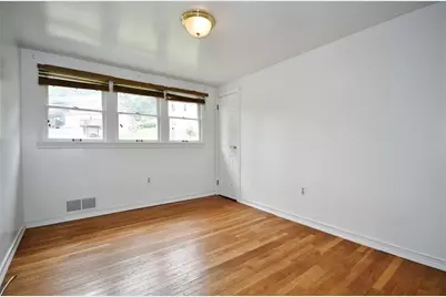 371 Chess St, Bridgeville, PA 15017 - Photo 7