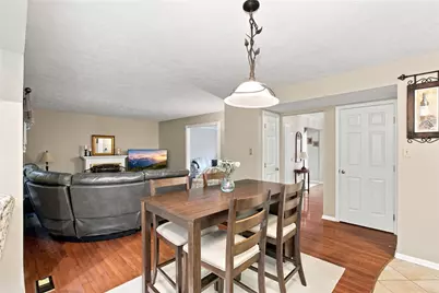 1033 Robinwood Dr, South Park, PA 15129 - Photo 11