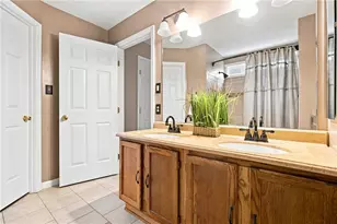 1033 Robinwood Dr, South Park, PA 15129 - Photo 19