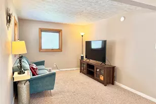 4289 Glen Lytle Rd, Pittsburgh, PA 15217 - Photo 7