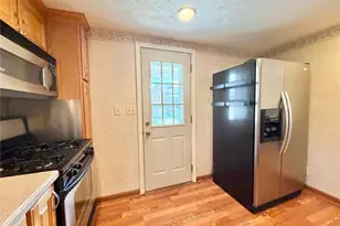 4289 Glen Lytle Rd, Pittsburgh, PA 15217 - Photo 9
