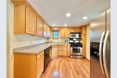 4289 Glen Lytle Rd, Pittsburgh, PA 15217 - Photo 11