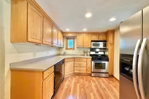 4289 Glen Lytle Rd, Pittsburgh, PA 15217 - Photo 11