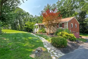 102 Michael Dr, Level Green, PA 15085 - Photo 3