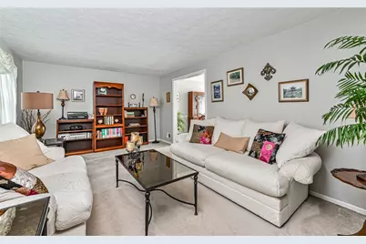 220 Kinvara Dr, Ross Twp, PA 15237 - Photo 3