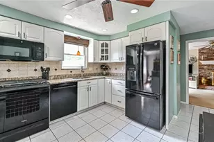 220 Kinvara Dr, Ross Twp, PA 15237 - Photo 11
